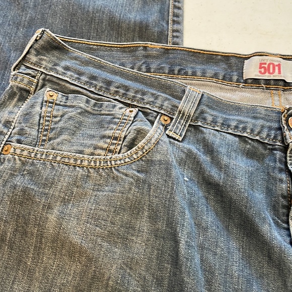 Levi’s Original 501 Straight Leg Button Fly Jeans - Picture 4 of 11